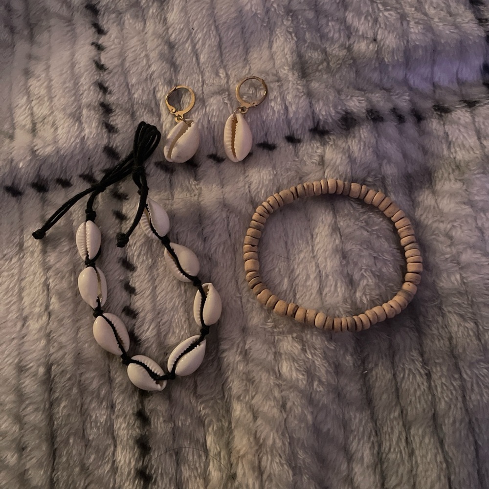 Beachy Shell Jewelry Set